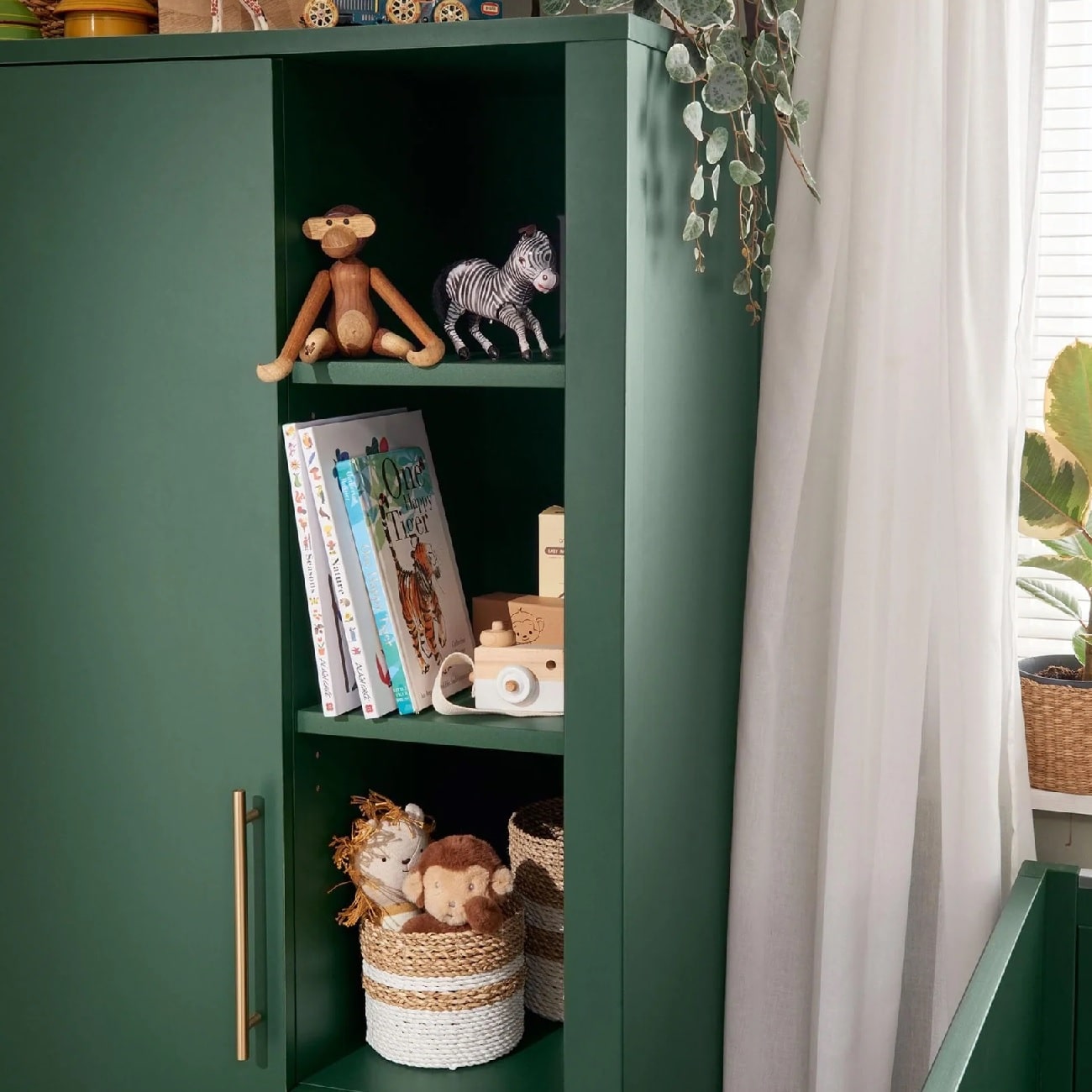 Mamas and papas outlet bookshelf