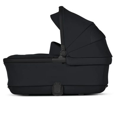 Silver Cross Reef 2 First Bed Folding Carrycot Space